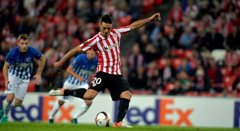 aduriz-remata-genk-reuters.jpg