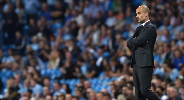 Guardiola-grada-Etihad-2016-efe.jpg