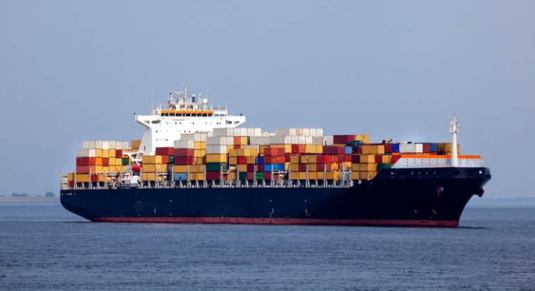 770-420-barco-portacontenedores-dreamstime.jpg