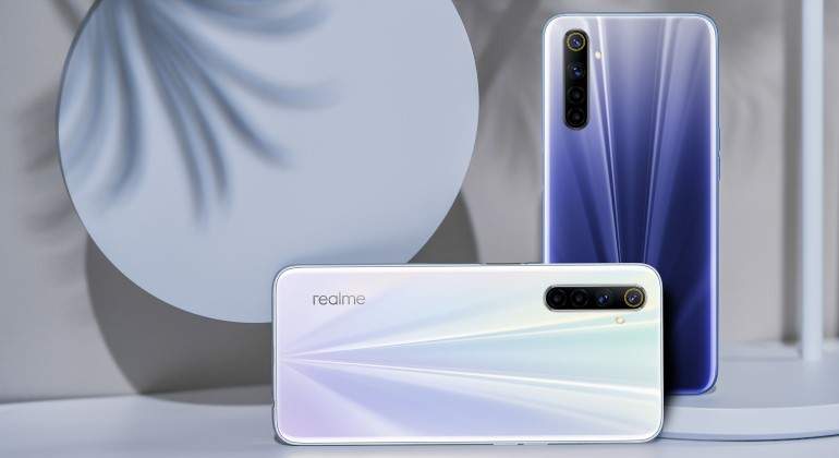realme-6_Comet-White-and-Comet-Blue.jpg