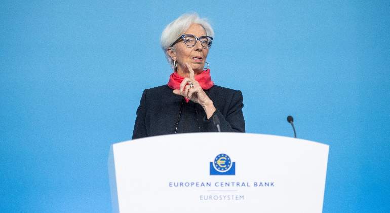 christine-lagarde-presidenta-bce-atril-rueda-prensa-reunion-16diciembre2021-reuters-770x420.jpg
