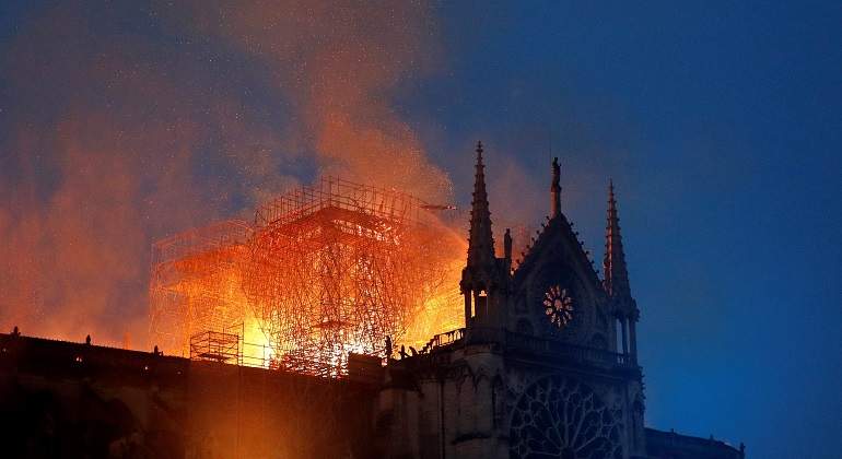 NotreDame-Incendio.jpg