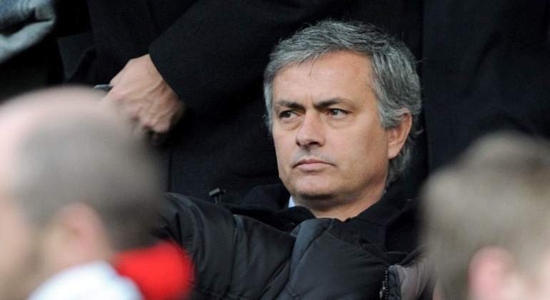 Mourinho-palco-Old-Trafford-2016-efe.jpg