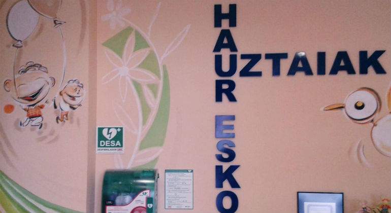 Desfibrilador_Escuela-Infantil-Uztaiak11111.jpg