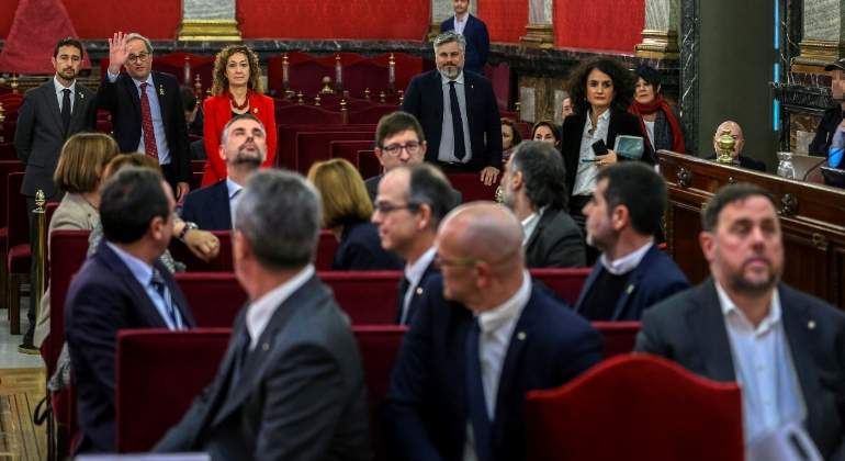 torra-saluda-acusados-proces-supremo-efe.jpg