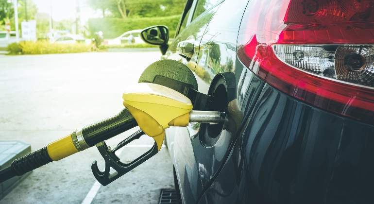 combustible-repostaje-dreamstime.jpg