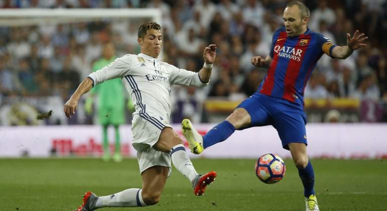 CR7-Iniesta-clasico-2017-Reuters.jpg