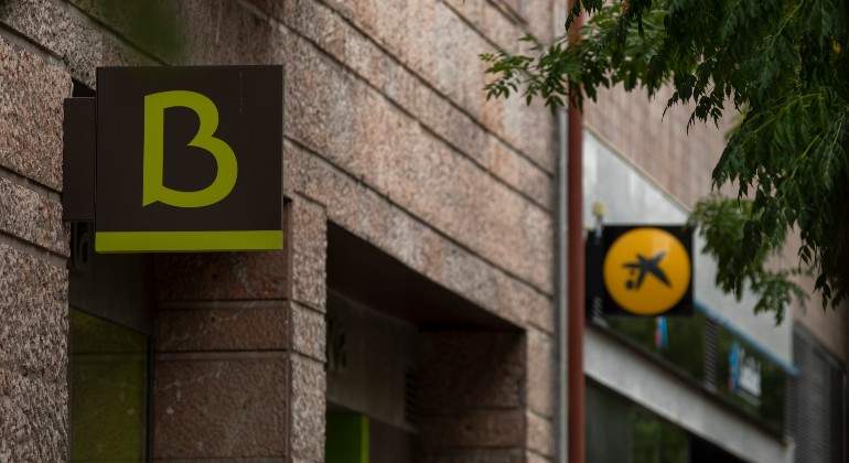 caixabank-bankia-sucursales-420-getty.jpg