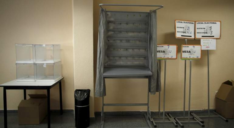 elecciones-municipales-urnas-cabina-reuters.jpg