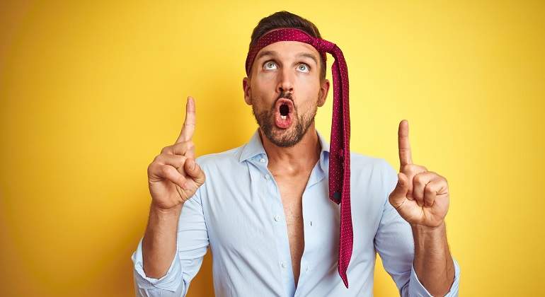 Hombre-con-una-corbata-atada-a-la-cabeza-iStock.jpg