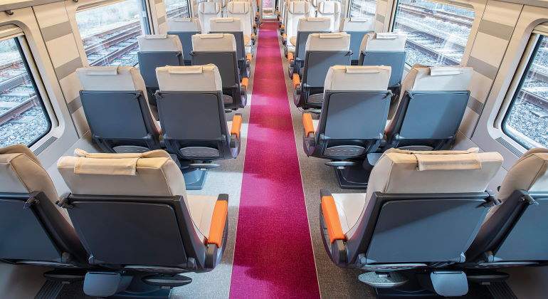 Interior de un tren de alta velocidad low cost AVLO de Renfe