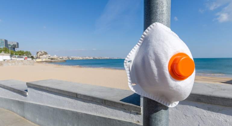 playa-mascarilla-coronavirus-dreams.jpg