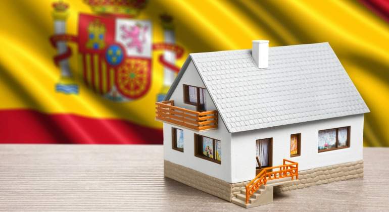 casa-espana-bandera-dreamstime.jpg