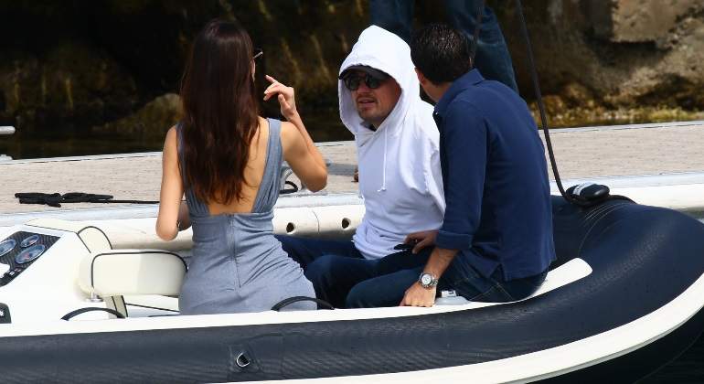 leonardo-dicaprio-salva-hombre-mar-770.jpg