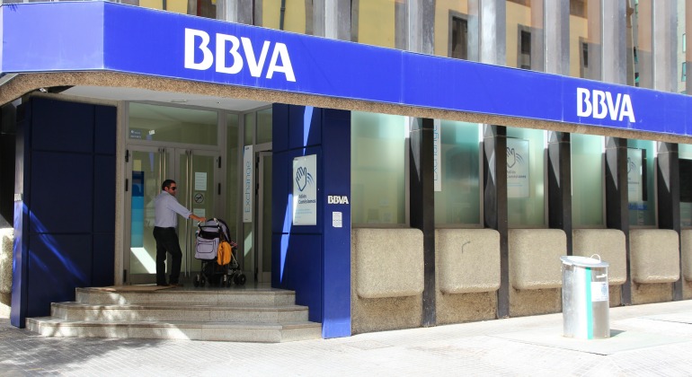 bbva-sucursal-dreamstime.jpg