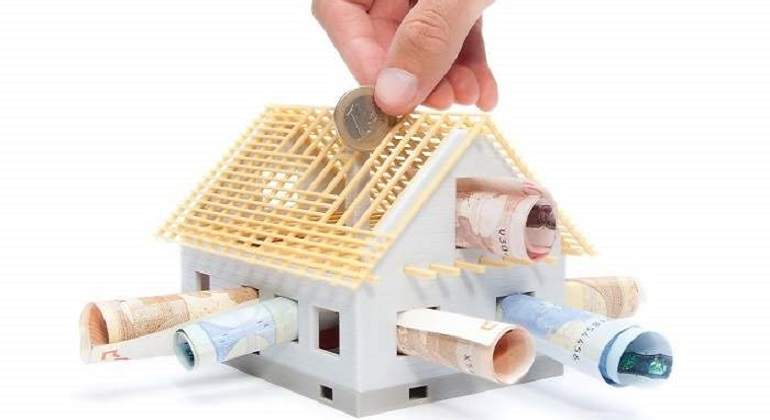 700x420_casa-hucha-mano-dreamstime.jpg