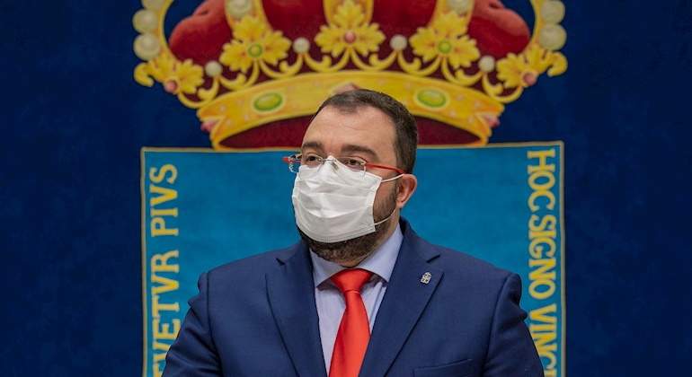 presidente-asturias-barbon-mascarilla-efe.jpg
