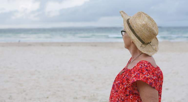 jubilada-playa-mira-horizonte.jpg