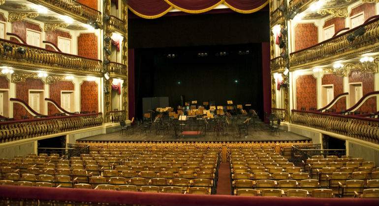 opera1111111111.jpg