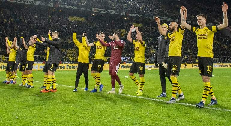 dortmund-celebra-getty.jpg