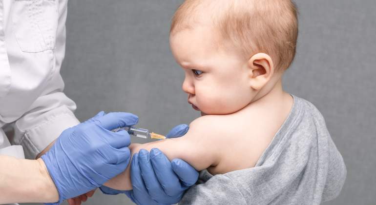 vacuna-covid-bebes-menores-5-anos-istock.jpg