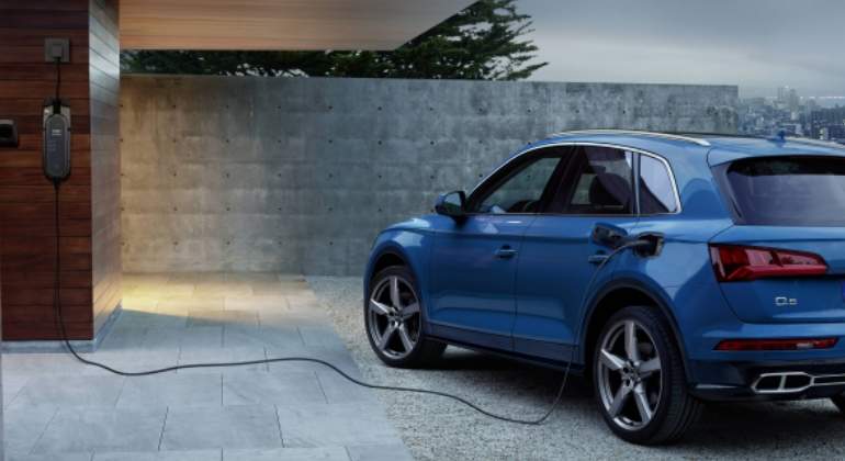 audi-q5-55-TFSIe.01.jpg