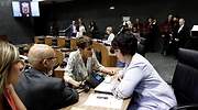 El PSOE explora la vía navarra de Sánchez