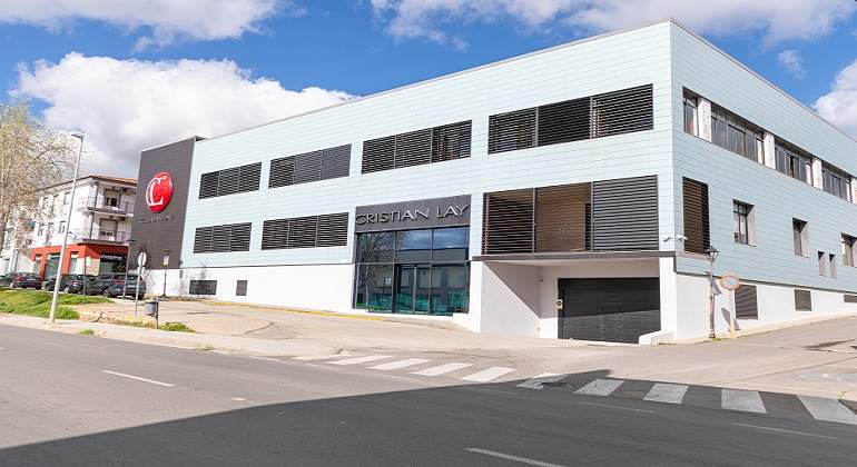EuropaPress_3272381_exterior_sede_cristian_lay_jerez_caballeros.jpg