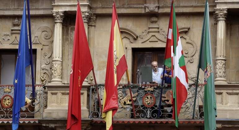 pamplona-ikurrina-sanfermin-efe.jpg