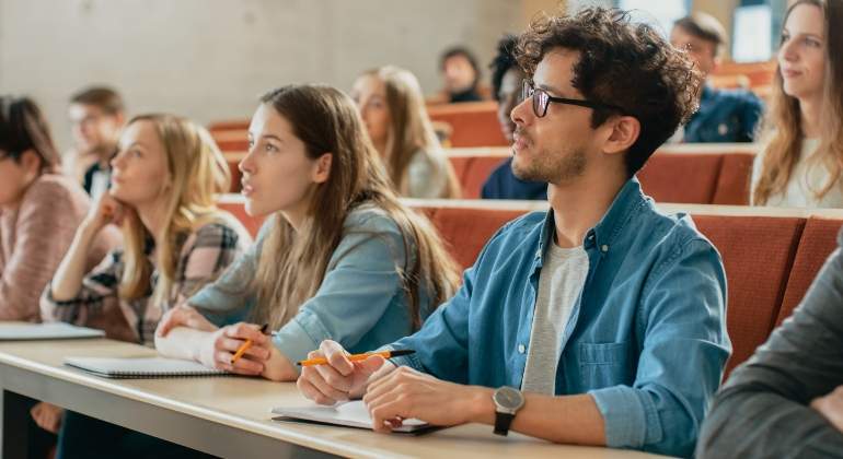 estudiantes-en-la-universidad.jpg