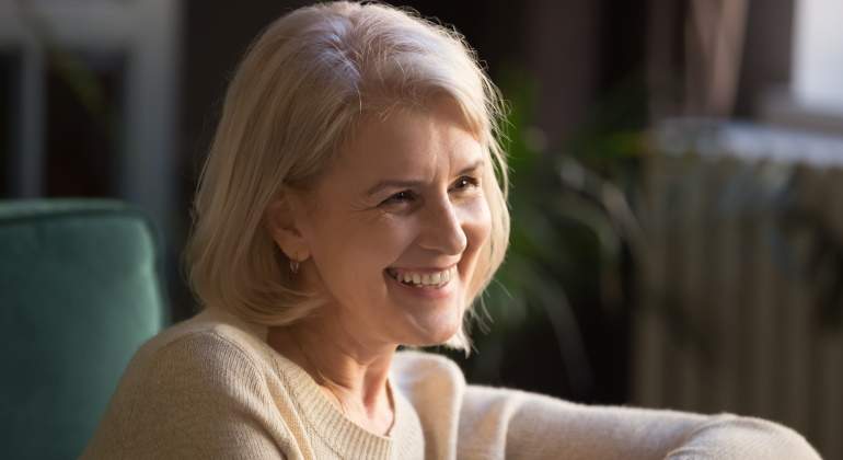 mujer-pensionista-sonrie-dreamstime.jpg
