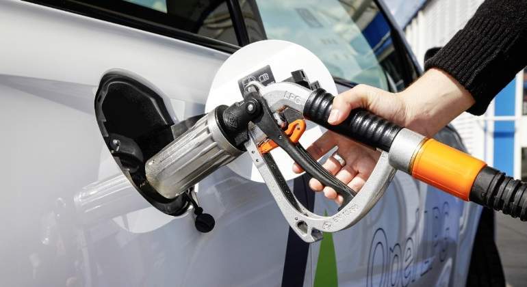 coche-glp-deposito.jpg