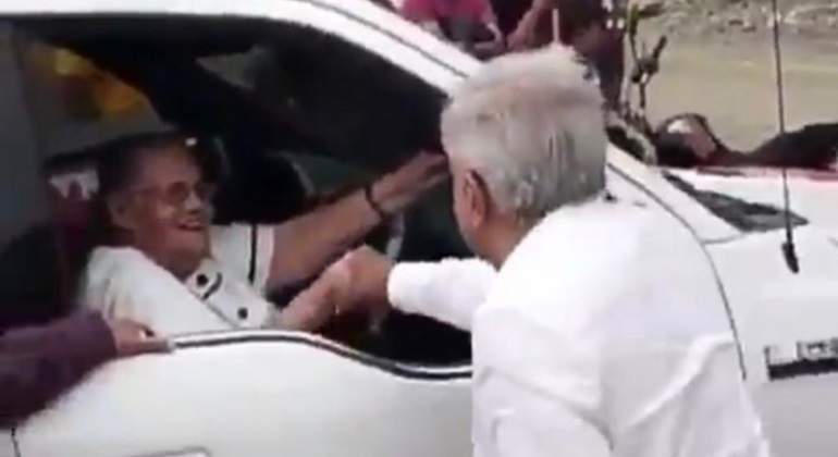 amlo-chapo-mama.jpg