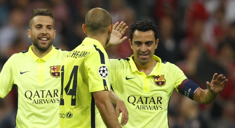 Mascherano-Xavi-saludo-2015-reuters.jpg