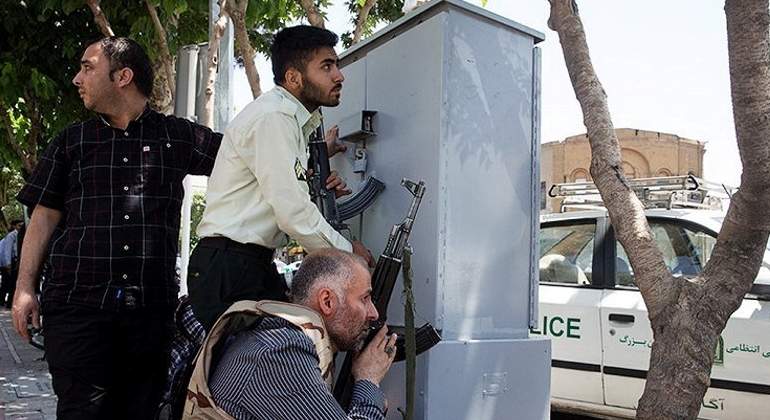 policias-atentado-iran-reuters.jpg