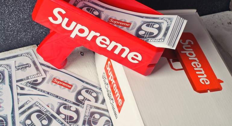 supreme-dreamstime.jpg