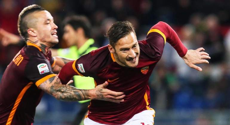 Totti-celebra-roma-2016-EFE.jpg
