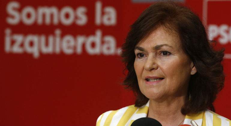 calvo-carmen-fondo-rojo.jpg