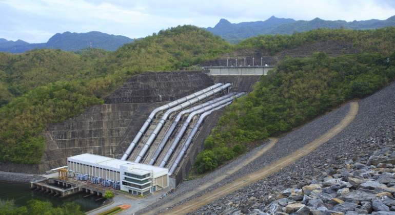Presa hidroelctrica Srinagarind en Tailandia