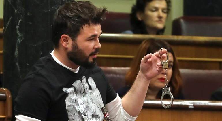 rufian-esposas-congreso-efe.jpg