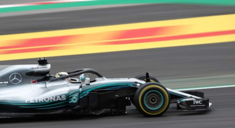 Hamilton--poles-reuters.jpg