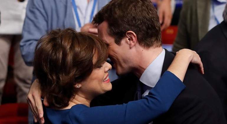 santamaria-casado-abrazo-congreso-pp-efe.jpg