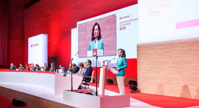La presidenta del Santander Ana Botn en la Junta de Accionistas