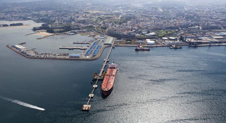 coruna-puerto-petroleo.jpg