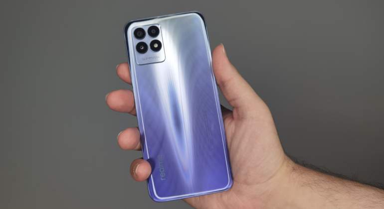 realme-8i-1.jpg