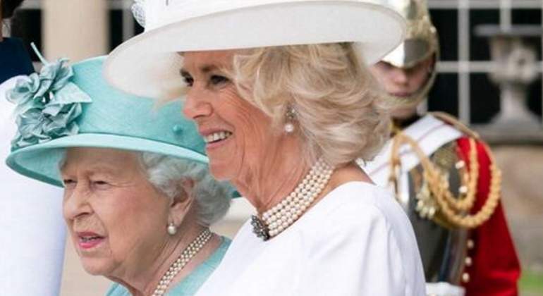 camilla-770-2.jpg