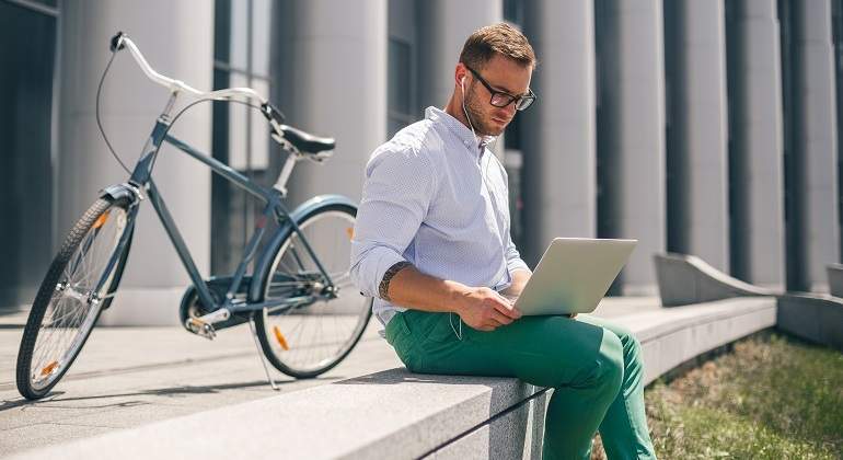 empleo-verde-bicicleta-portatil-dreamstime.jpg