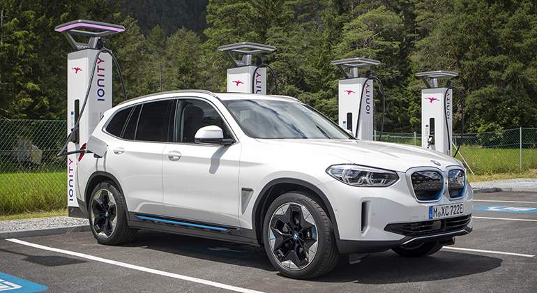 BMW iX3