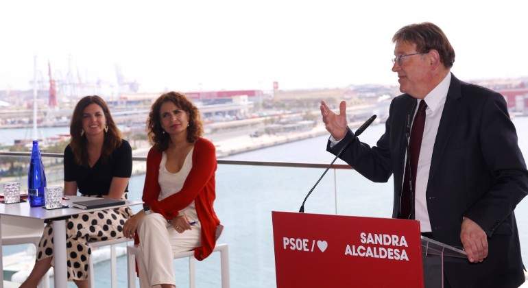 Ximo Puig ante la ministra Mara Jess Montero EE