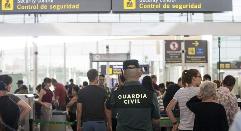 El-Prat-Guardia-Civil.jpg